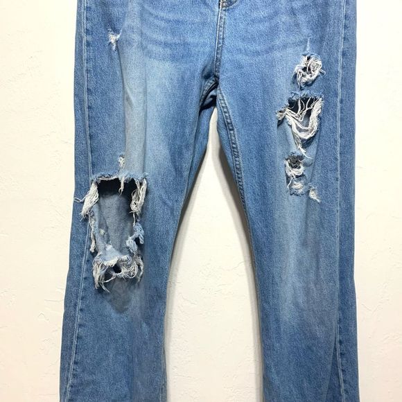 Zara High Rise Distressed Blue Jeans - Picture 3 of 9